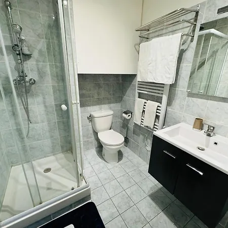 Cocon 50 M2, Terrasse 40 M2 * 또농-레-방